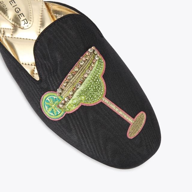 Bestickte Slipper Bestickte Slipper