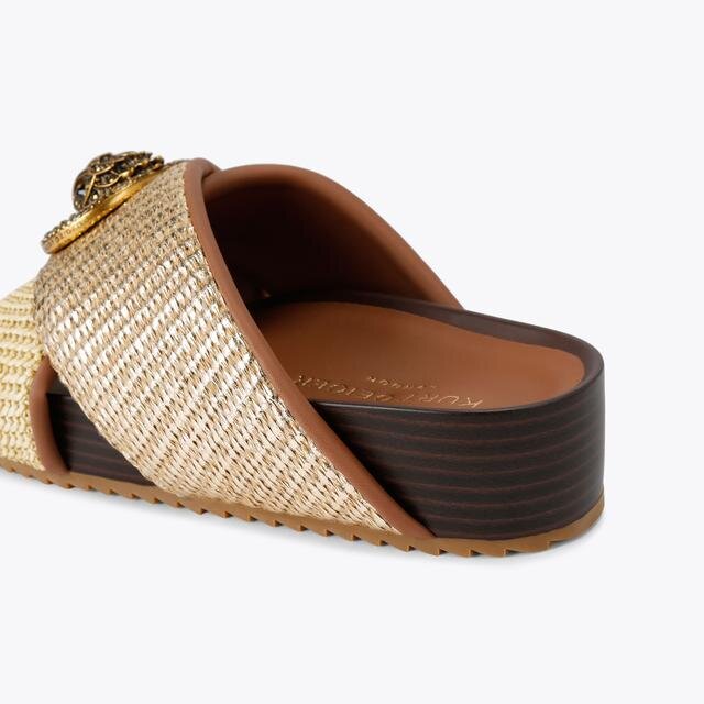 Chelsea-Sandale mit gekreuzten Riemen Chelsea-Sandale mit gekreuzten Riemen