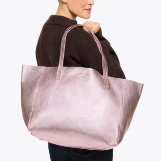Große violette Tragetasche