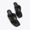Sandalen mit gepolstertem Absatz Sandalen mit gepolstertem Absatz