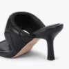 Sandalen mit gepolstertem Absatz Sandalen mit gepolstertem Absatz