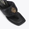 Sandalen mit gepolstertem Absatz Sandalen mit gepolstertem Absatz